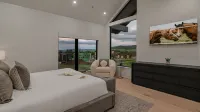 Gourmet Kitchen and Private Hot Tub - Stunning Luxury Escape