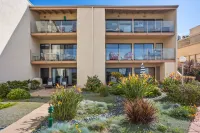 Oceanfront Access and Heated Swimming Pool - Charming Coastal Retreat