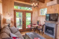 Charming Tiny Cabin with Scenic Views - Cozy Mountain Retreat