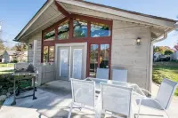 Kaleidoscope Cottage~$375 Free Activities Daily Hotels in Valley Hill