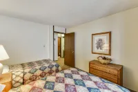 Game Room and Jacuzzi on-Site - Charming Haven