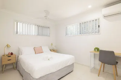 Smart Suites Self Check-in Apartments - 39A Freney Hotels near Griffith University, Nathan Campus