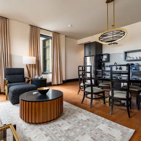 2Br Rare Find! Rooftop w/ Skyline Views | the Mayfair