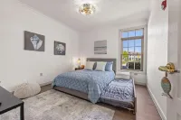 Lakeside Condo - 2BR, Lake Michigan Views & Massage Chair Hotel dekat Dumper Dan's Fishing and Lodging