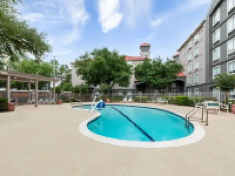 La Quinta Inn & Suites by Wyndham Houston Bush IAH South ヒューストンのホテル