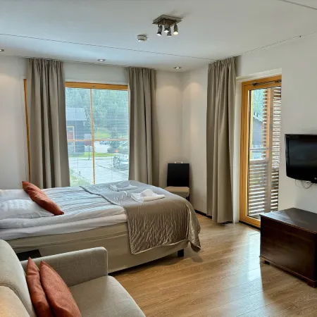 Levi Suites Levi Gold