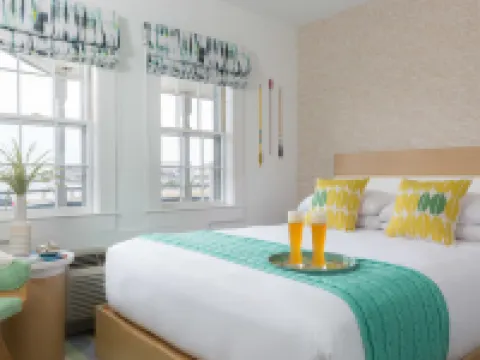 Summercamp Hotels in Oak Bluffs