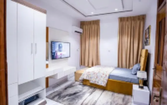 6 Bedroom Mansion in Lekki Phase 1 Hotels in 