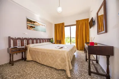 Hostal y Apartamentos Santa Eulalia