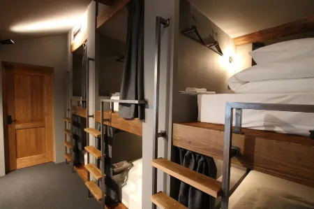 SEKAI HOTEL Deep Osaka Experience Отели рядом со станцией JR Takaida-Chuo Station