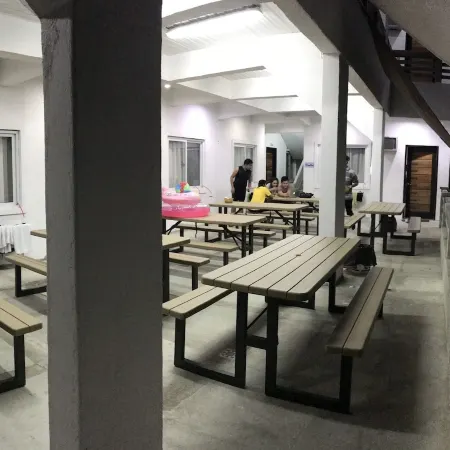 Seabreeze Beach Lodge