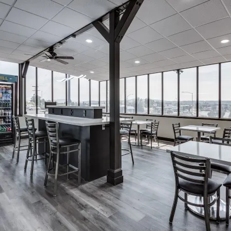 Days Inn & Suites by Wyndham Spokane