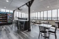 Days Inn & Suites by Wyndham Spokane - breakfast