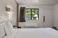 Motel 6 San Luis Obispo, CA - South Hôtels à : San Luis Obispo