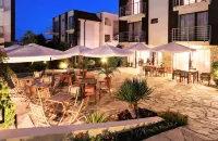 Seaside Garden Apartment with 2 Bedrooms for up to 5 Guests