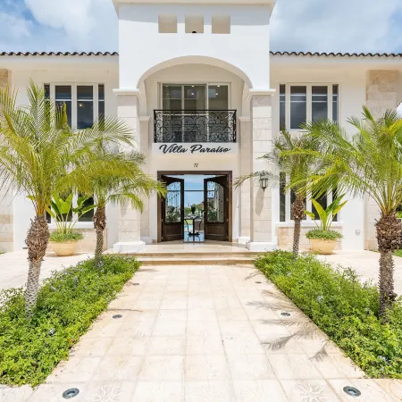 Amazing Private Villa with Chef & Maids
