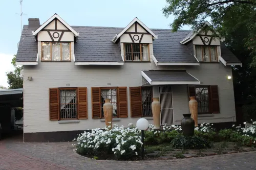 3 Liebeloft Guest House - Pensionaatit