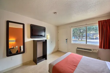 Motel 6 San Marcos, TX