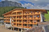 Hotel Serena Hotels near Santuario Di Oies