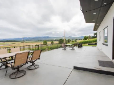 ハミングバード エステート ワイン & スイート セントラル・ポイントのホテル