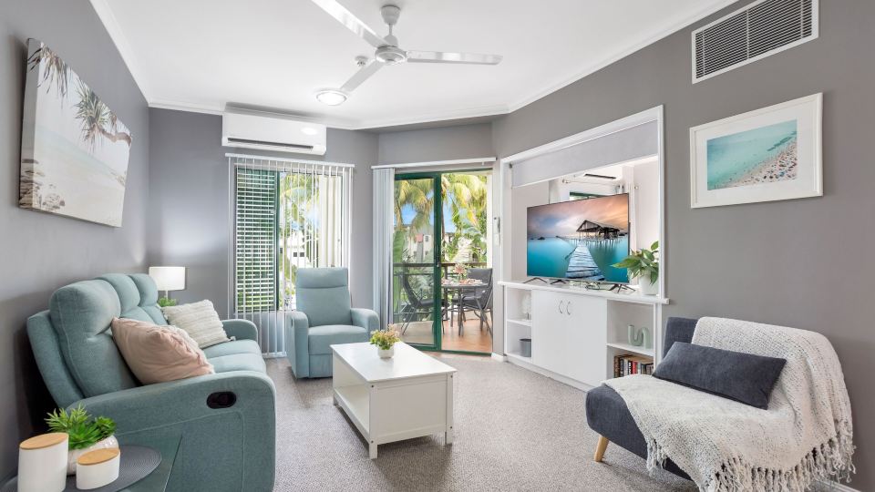 Unique Tropic Escape 111
