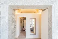 Romantic Escape City Centre with Jacuzzi & Parking by Rent All Como