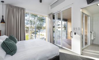 Clare Hillside Apartments