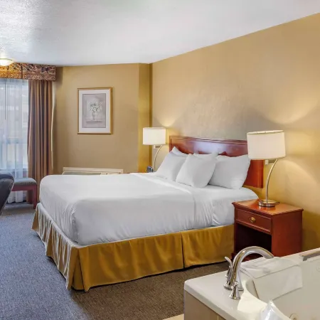Quality Inn & Suites Edmonton International Airport Hotele w: Nisku