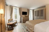 Le Prieuré - Château La Martinette Hotels in Taradeau