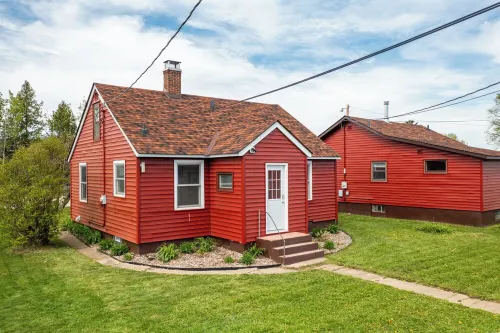 Camp Street Haven: 2-Bedroom Peaceful Getaway