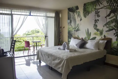 Sunshine Sanctuary Boutique Jungle Lodge