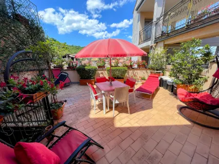 Central Spoleto Apartment with Large Sunny Terrace with Views