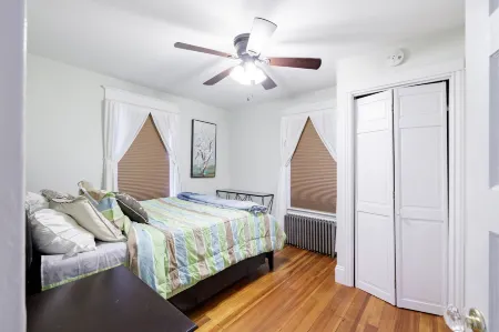 53 Geary Ave Отели рядом с достопримечательностью «Публичная библиотека Бристол»