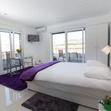 Basic Mansion Plus with Swimming Pool & Free Parking