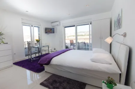 Basic Mansion + (Mandalina-Šibenik) Отели в г. Гребаштица