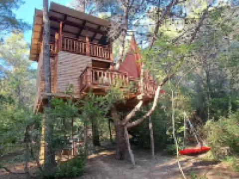 TreeHouses Ljubač Glamping Robinson Hotels in Opcina Razanac