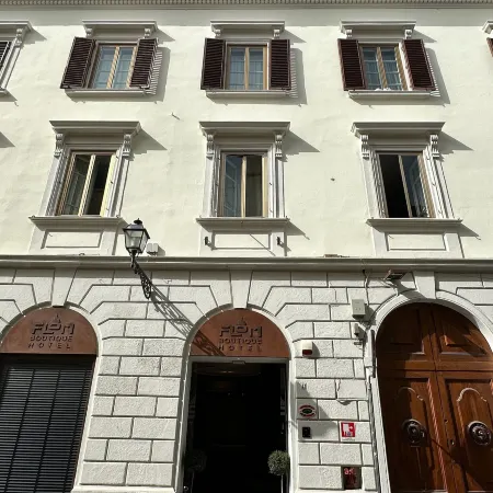 Flom Boutique Hotel