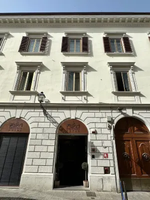 Flom Boutique Hotel - Airport Shuttle