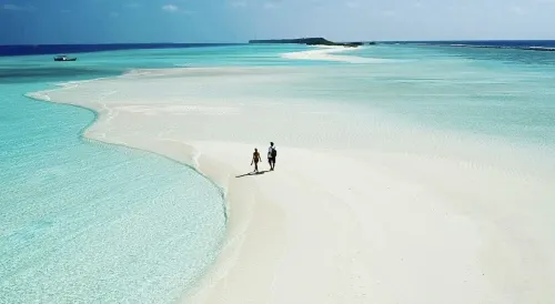Tides Dhigurah - Beach