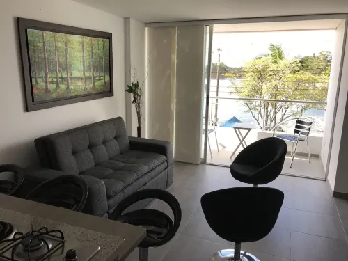 Aptos Vista Al Embalse, Frente Al Lago, Restaurantes, Bares - マウンテンビュー