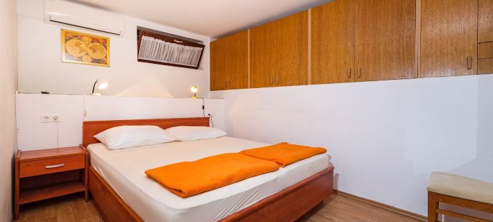Apartment Ljubica with Nice Garden 2 Ξενοδοχεία στην πόλη Novalja