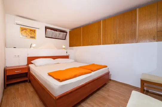 Apartment Ljubica with Nice Garden 2