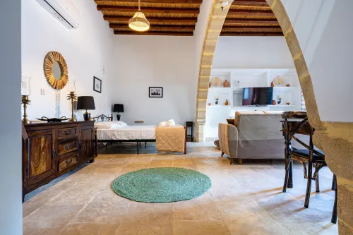 Stone Court Boutique Studios - 3-Star