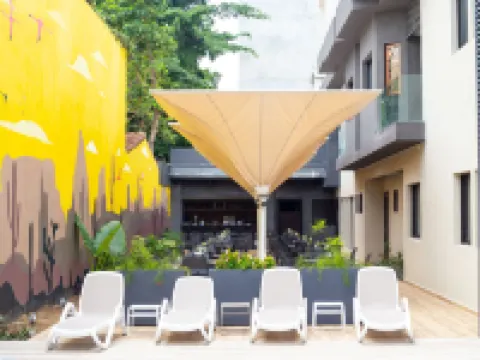 Silver Moon Hotel Hoteles en Abiyán