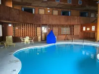 Cedar Motor Inn - Pools