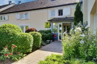 Logis Hôtel Angers Sud Hotel dekat Ircom Angers