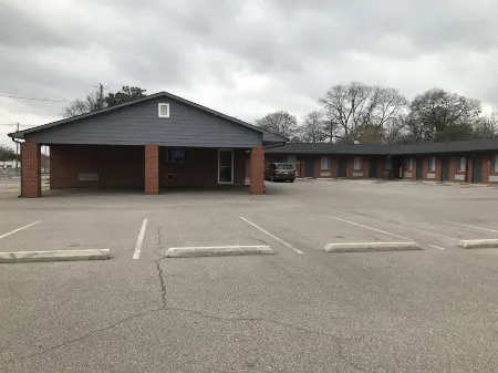 Sky Inn Hotel Отели в г. Джефферсон