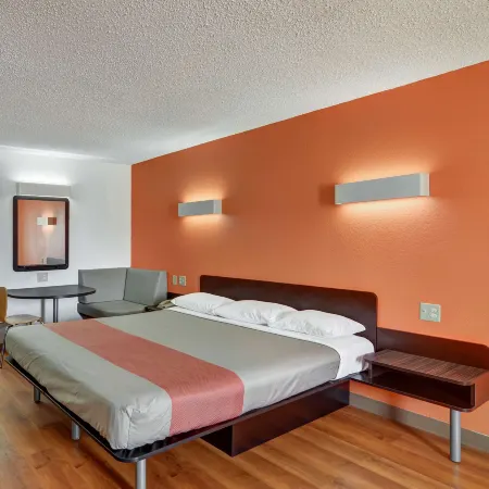 Motel 6 Lindale, TX