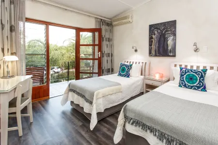 Miles B&B Guest House Отели в г. Оудсхорн