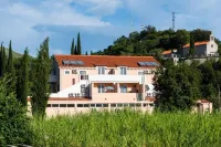 Apartments Azzurro Hotels in Komolac
